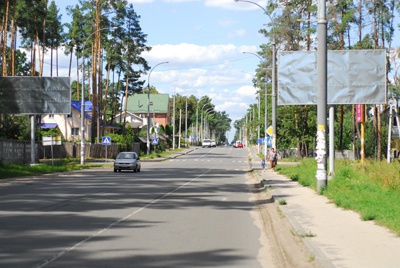 Щит 6x3, На перекрестке ул. Университетская и ул. Пушкинская (по Ирпенской трассе направление из Киева) Щит 6x3, На перекрестке ул. Университетская и ул. Пушкинская (по Ирпенской трассе направление из Киева)