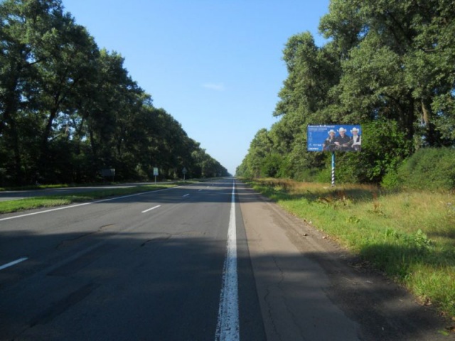 Щит 6x3, Черниговская трасса, км 50+550 лево, за поворотом на с.Рудня, за остановкой автобуса "Бобрык" Щит 6x3, Черниговская трасса, км 50+550 лево, за поворотом на с.Рудня, за остановкой автобуса "Бобрык"