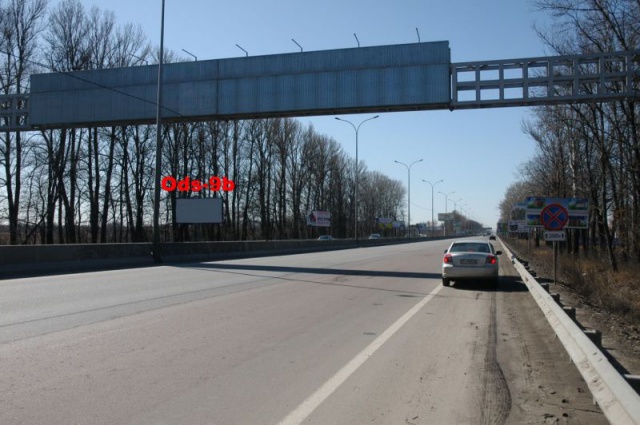 Щит 6x3,  біля супермаркета "Нова лінія", 13 км+550 ліворуч