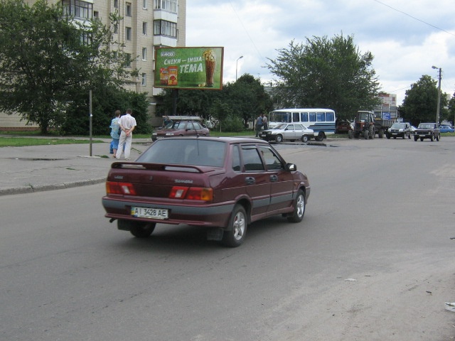 Щит 6x3,  Привокзальная ул., 22 (напротив центрального ж/д вокзала, возле стоянки таксобусов)