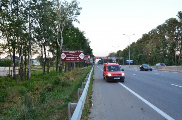 Щит 6x3,  біля супермаркета "Нова лінія", 13 км+650 праворуч