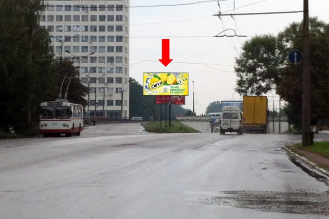 Щит 6x3,  Леваневского ул., разделитель, возле завода "Росава", из центра