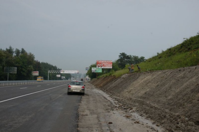 Щит 6x3,  за с. Стоянка, 22 км +750 ліворуч