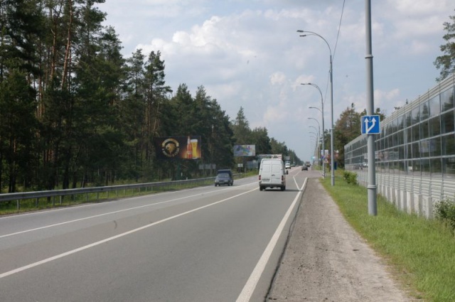 Щит 6x3,  навпроти котеджного містечка "РОМАНОВО" в с.Козин; 29км+150 праворуч