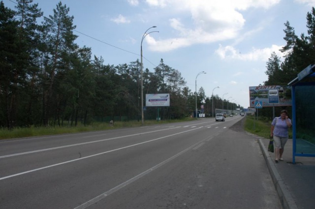 Щит 6x3,  біля котеджного містечка "РОМАНОВО" в с.Козин; 29км+050 ліворуч