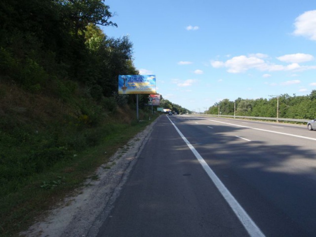 Щит 6x3,  500 м після повороту на с.Лісники,20км+030 праворуч