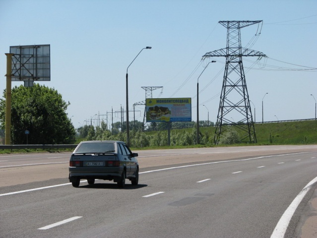 Щит 6x3,  Бровары 03, окружная, а/д Киев-Чернигов, км 25+930 (справа); в Киев, трансп. развязка
