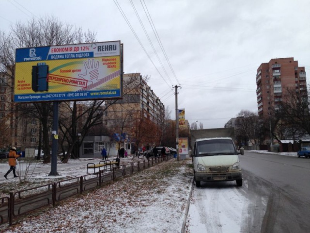 Щит 6x3,  г.Бровары, ул.Короленко, 52, 150м до ТЦ Форум