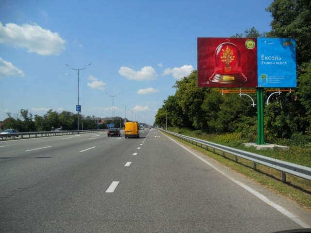 Щит 6x3,  Бориспольская трасса, 12 км 400 м от КПП, лево, комплекс Kidev