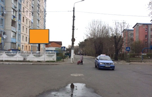 Скролл 3.15x2.3,  район центрального рынка, перекресток ул. З.Алиевой и Грибоедова