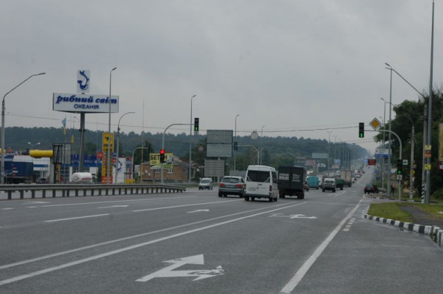 Щит 6x3,  світлофор в с.Стоянка, 21км+600 праворуч