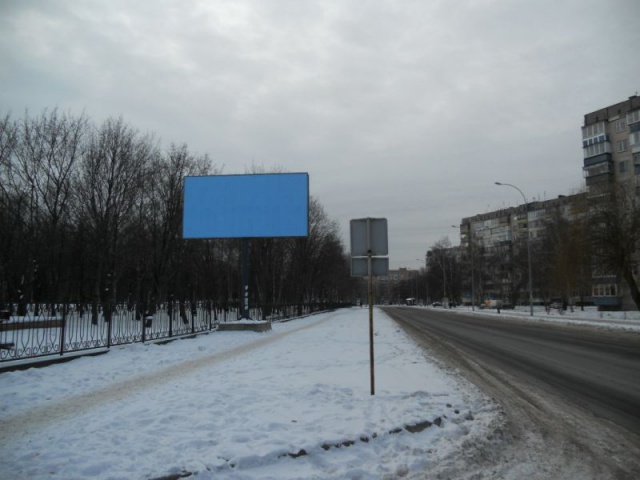 Щит 6x3,  г.Бровары, ул.Воссоединения, ТЦ Форум, парк Победа