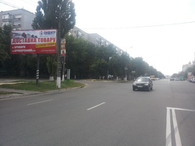Щит 6x3,  г.Бровары, бул. Незалежности, 12, перекресток с ул.Короленко