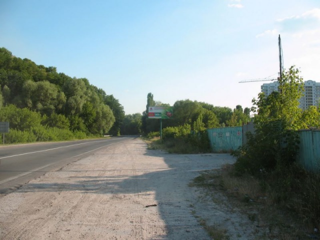 Щит 6x3,  м.Обухів; перед готелем "Зелена гора", Н-01 "Київ-Знамянка", 44км+100 праворуч