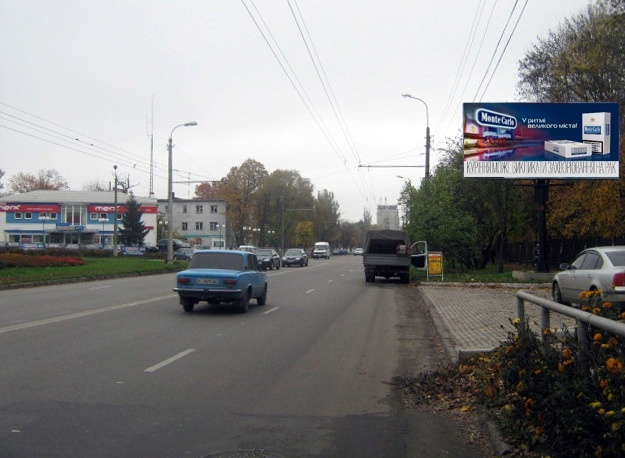 Щит 6x3,  50-летия Победы бул., возле парка