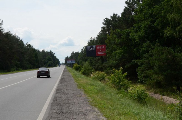 Щит 6x3,  34км + 900м  праворуч,  поворот на с.Плюты