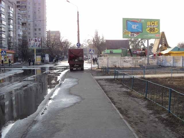 Щит 6x3,  Ирпень 05, ул. ак. Алиевой / ул. Грибоедова, напр. рынка, возле ноч. клуба "Заир"